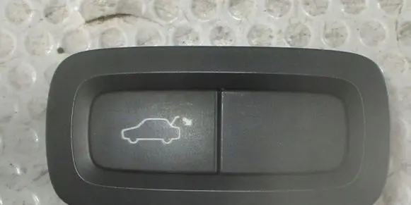 Volvo S90, V90 Tailgate opening switch 31376889