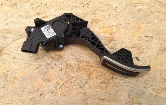 Volkswagen Polo V 6R Accelerator throttle pedal 6C1721503C