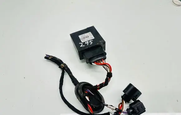 Volkswagen Touran III Fuel injection pump control unit/module 3Q0906121B