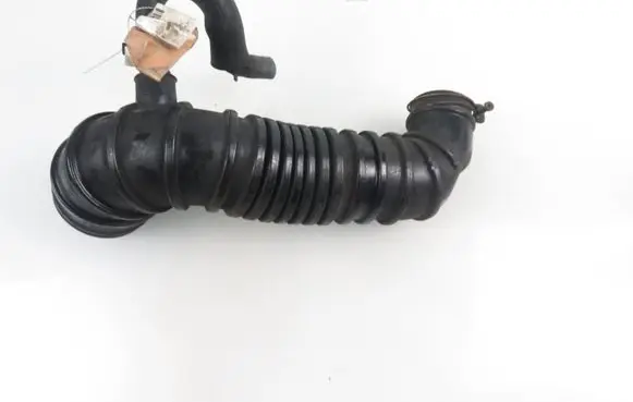 Mitsubishi Pajero Air intake hose/pipe 