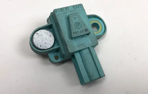 Audi A6 S6 C6 4F Airbag deployment crash/impact sensor 4F0955557