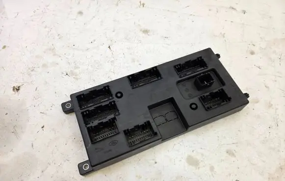 Jaguar XE Fuse module JPLA14F041BF