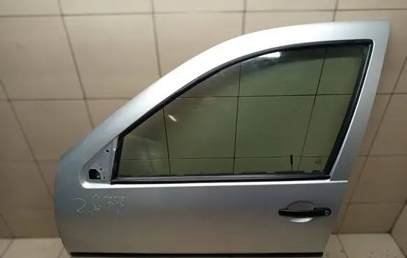 Volkswagen Golf IV Front door 