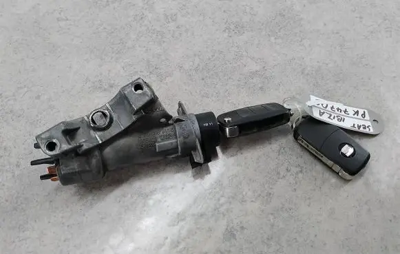 Seat Ibiza IV (6J,6P) Ignition lock 4B0905851C