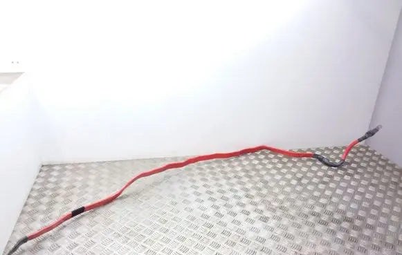 Positive cable (battery)