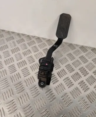 Lexus RX 300 Accelerator throttle pedal 7812048090