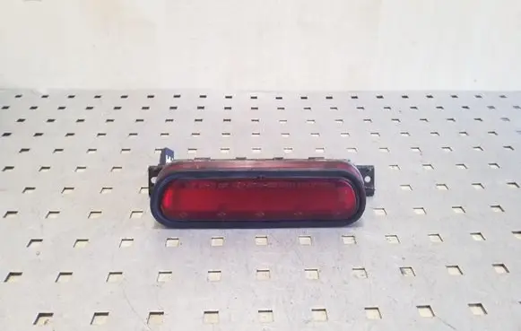 KIA Sorento Third/center stoplight 927003E0