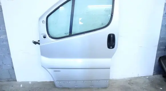 Opel Vivaro Front door