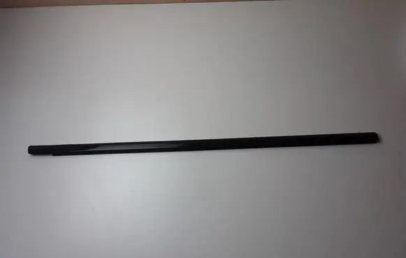 Peugeot 2008 I Front door glass trim molding 9825967980