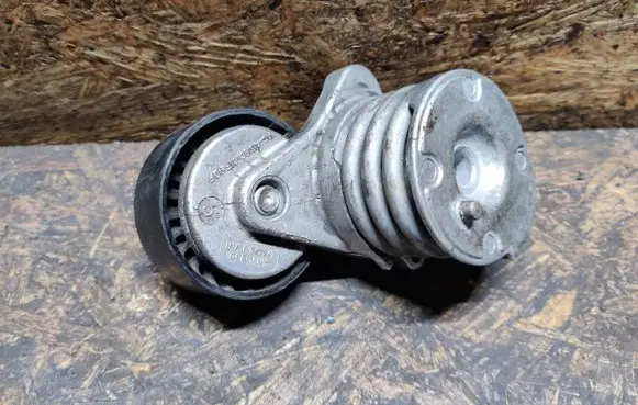 Chevrolet Cruze Generator/alternator belt tensioner F562947