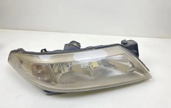 Renault Laguna II Headlight/headlamp 8200163326