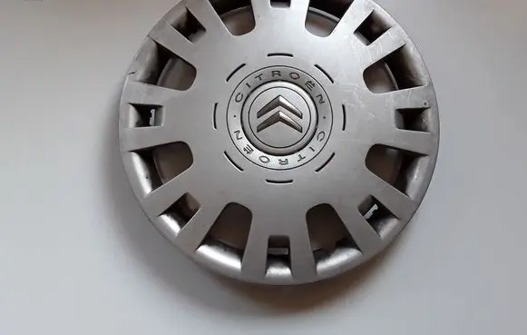 Citroen Berlingo R15 wheel hub/cap/trim 9650011880
