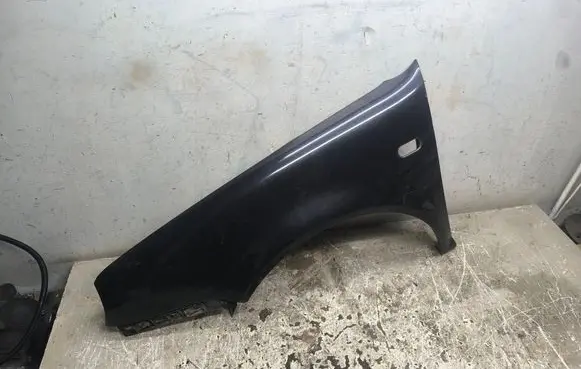 Volkswagen Golf IV Fender 