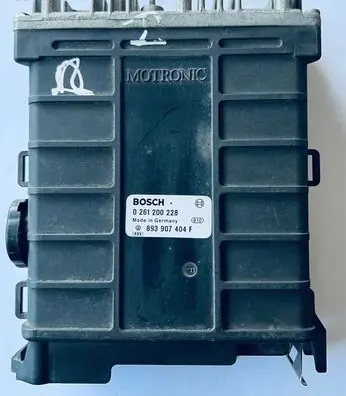 Volkswagen PASSAT B3 Engine control unit/module 0261200228 893907404F