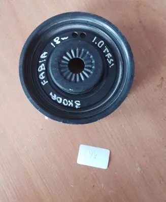 Skoda Fabia Mk3 (NJ) Crankshaft pulley 04C105243J