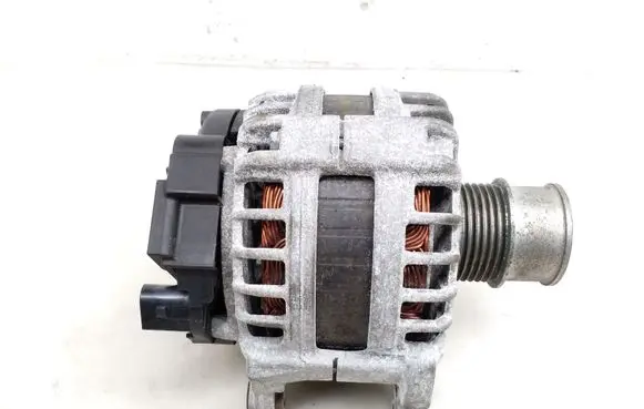 Volkswagen Golf VIII Generator/alternator 05E903026R