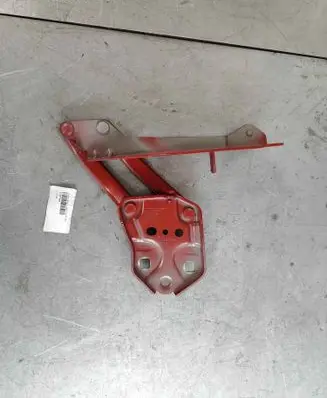 Engine bonnet/hood hinges