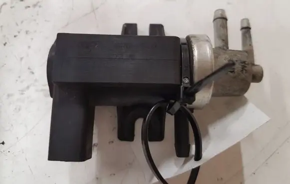 Volkswagen Golf IV Turbo solenoid valve 1J0906627 72290320