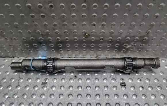 BMW 3 G20 G21 Oil pump balance shaft 8593806