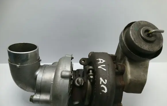 Toyota Avensis T250 Turbo 172010R020 07050400367