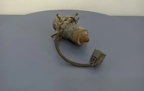 Volvo V50 Vacuum pump 08684342