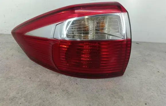Ford C-MAX II Rear/tail lights AM5113405BE