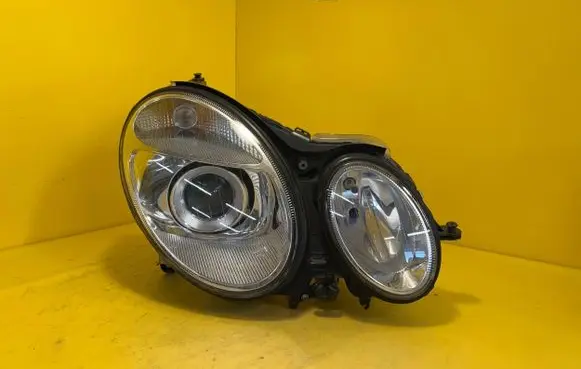 Mercedes-Benz E W211 Headlight/headlamp A2118201661