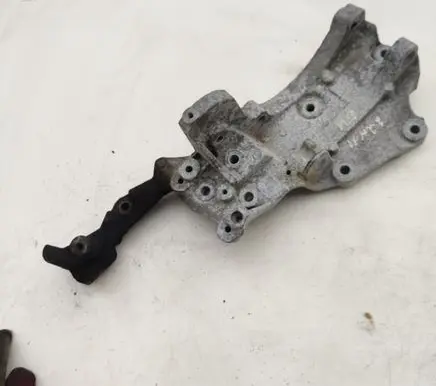 Citroen C5 Engine mounting bracket 51549F