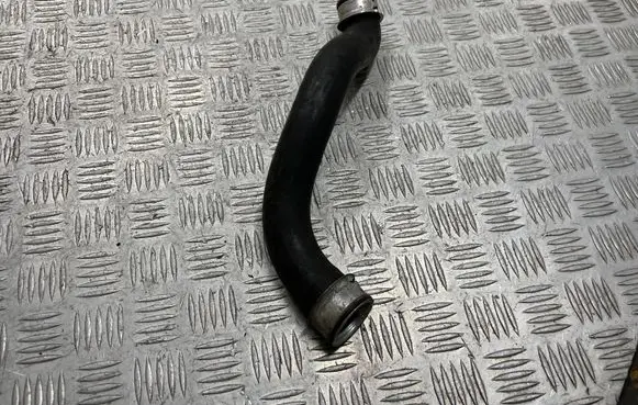Mercedes-Benz E W212 Engine coolant pipe/hose A2045011582