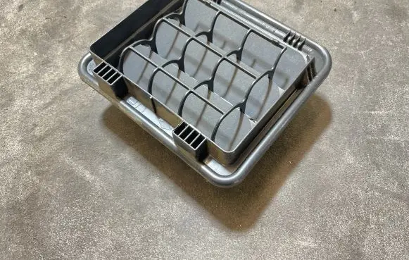 Quarter panel pressure vent