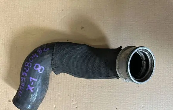 Intercooler hose/pipe