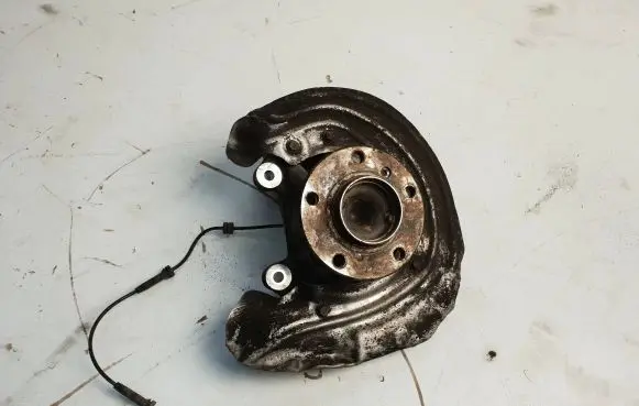 BMW 1 F20 F21 Front wheel hub spindle knuckle 6792286