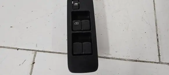Nissan Qashqai Electric window control switch 25401BB60B 33304D