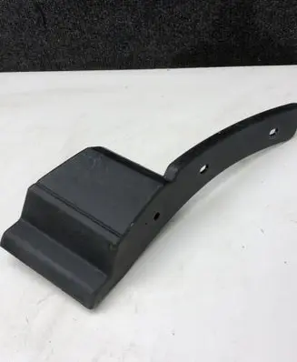 Fender trim (molding)