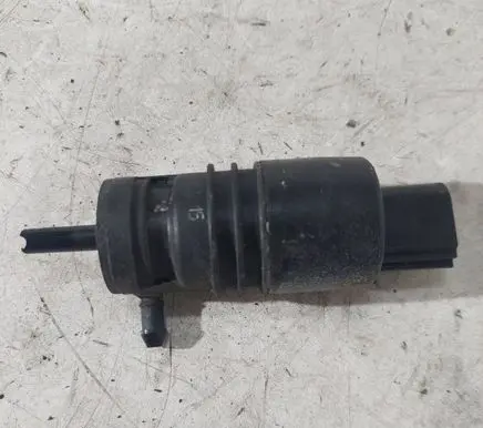 BMW 5 F10 F11 Windscreen/windshield washer pump 8362154