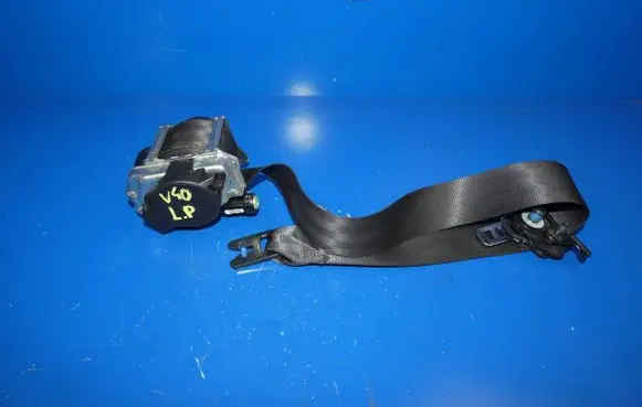 Volvo V40 Front seatbelt