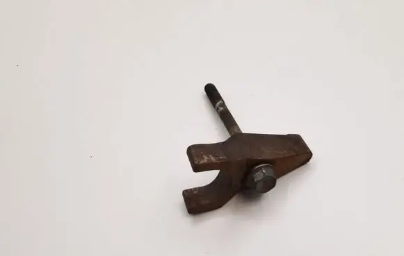 Toyota RAV 4 (XA30) Fuel Injector clamp holder 
