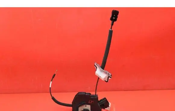 Renault Latitude (L70) Rear door lock 825030014R