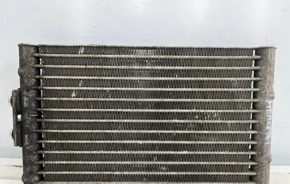 Engine oil radiator