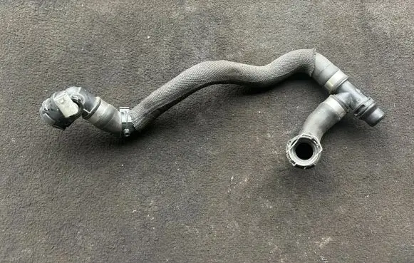 Mercedes-Benz GLE W167 Engine coolant pipe/hose A0009979403