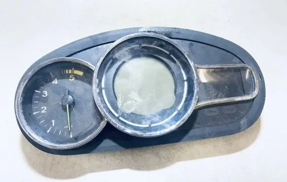 Speedometer (instrument cluster)
