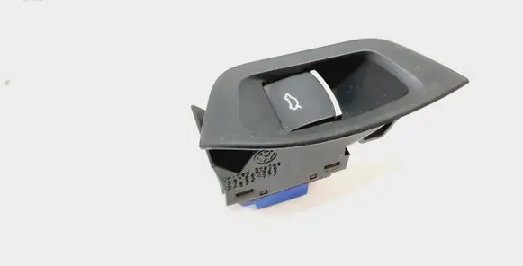 Volkswagen PASSAT B7 USA Tailgate opening switch 561863349