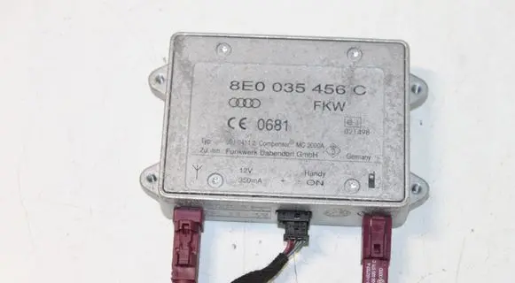 Audi Q7 4L Aerial antenna amplifier 8E0035456C
