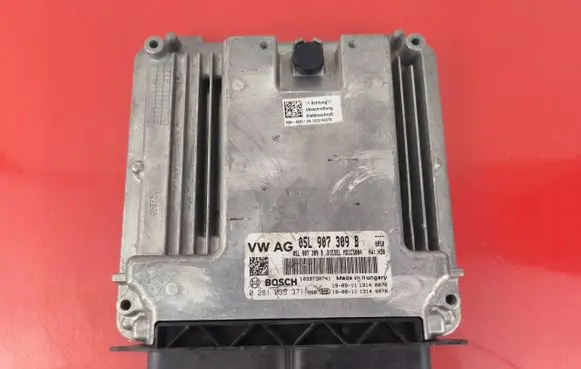 Audi A4 S4 B9 8W Engine control unit/module 05L907309B