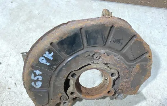 Volkswagen Golf Plus Front wheel hub spindle knuckle