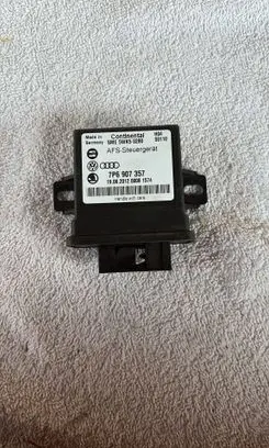 Volkswagen Touareg II Light module LCM 7P6907357