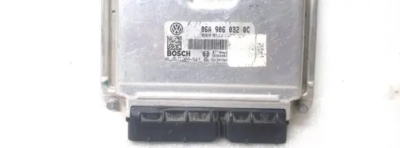 Volkswagen Jetta IV Engine control unit/module 06A906032QC