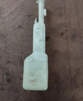 Mitsubishi Endeavor Coolant expansion tank/reservoir MR597326