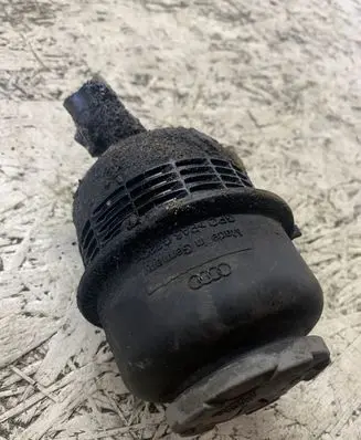 Audi A4 S4 B8 8K Power steering fluid tank/reservoir