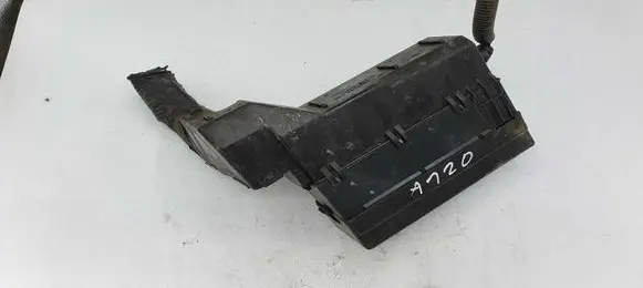 Nissan X-Trail T30 Fuse module 71543266 24382AU010